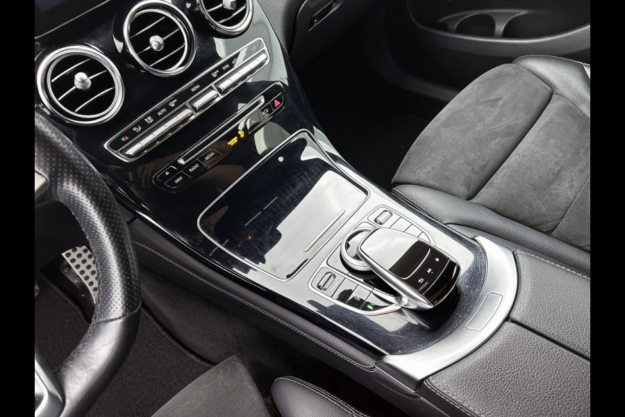 Mercedes-Benz GLC 250 4MATIC Business Solution AMG | Schuif/kanteldak | Treeplanken | 5 spaaks licht metalen velgen | Navigatie Parking support met camera achter | Inclusief 12 Maanden Garantie
