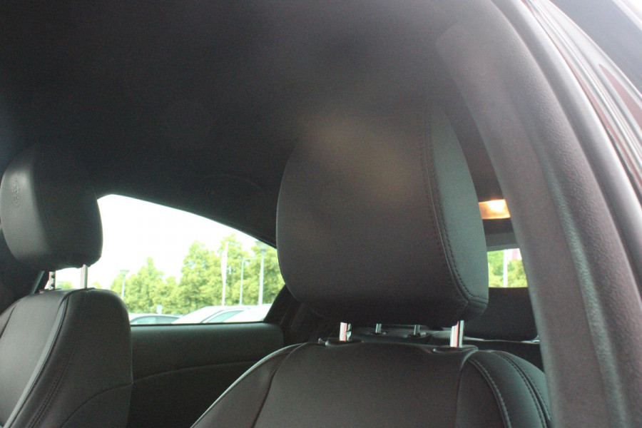 Alfa Romeo Giulietta 1.4 120PK TURBO SPRINT | LEDEREN BEKLEDING | AFNEEMBARE TREHAAK | ALL SEASON BANDEN | NAVIGATIE | CLIMATE CONTROL | CRUISE CONTROL | CARBON INTERIEUR AFWERKING | 18" LICHTMETALEN VELGEN | DAB+ RADIO | PARKEER SENSOREN |