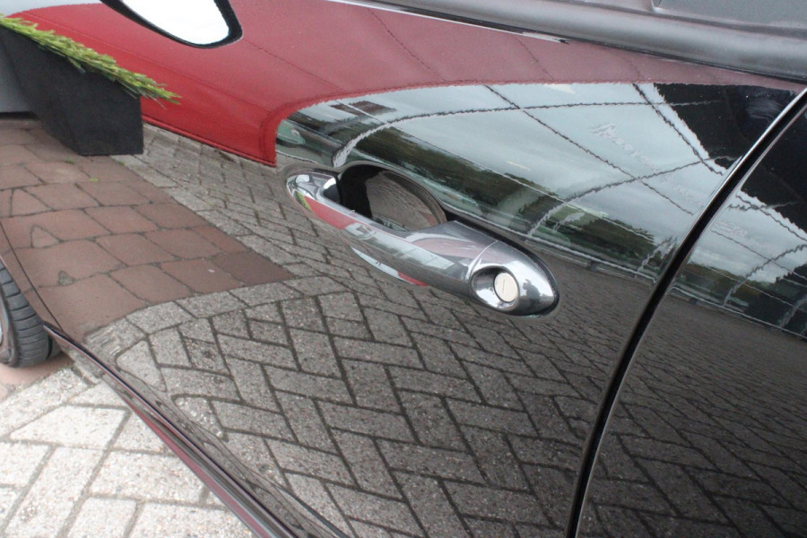 Alfa Romeo Giulietta 1.4 120PK TURBO SPRINT | LEDEREN BEKLEDING | AFNEEMBARE TREHAAK | ALL SEASON BANDEN | NAVIGATIE | CLIMATE CONTROL | CRUISE CONTROL | CARBON INTERIEUR AFWERKING | 18" LICHTMETALEN VELGEN | DAB+ RADIO | PARKEER SENSOREN |