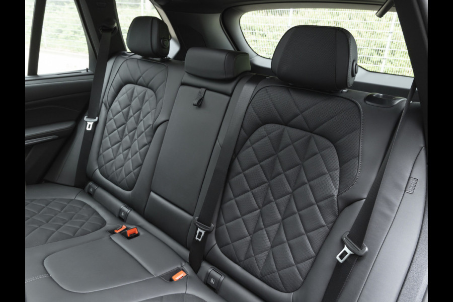 BMW X5 xDrive50e M-Sport - Pano - Trekhaak - Driving Ass Prof - Head-up - Harman Kardon