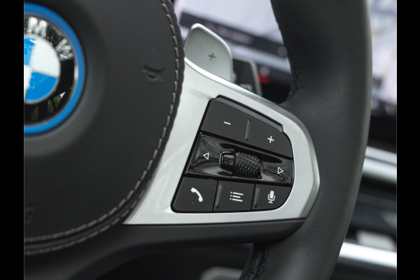 BMW X5 xDrive50e M-Sport - Pano - Trekhaak - Driving Ass Prof - Head-up - Harman Kardon