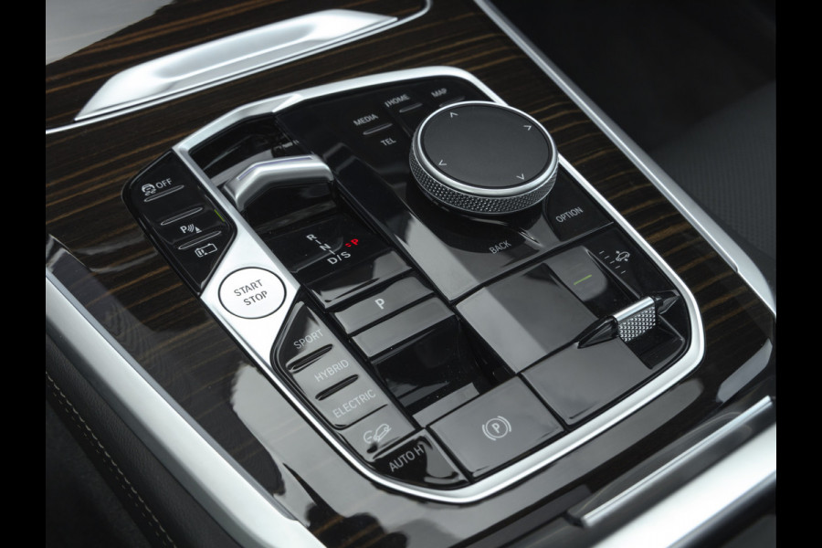 BMW X5 xDrive50e M-Sport - Pano - Trekhaak - Driving Ass Prof - Head-up - Harman Kardon