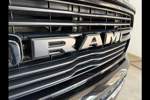 Dodge Ram 1500 5.7 V8 4x4 Crew Cab Sport | Full BLACK | Camera | ALPINE | Soft Cover | Apple Carplay | Cruise |