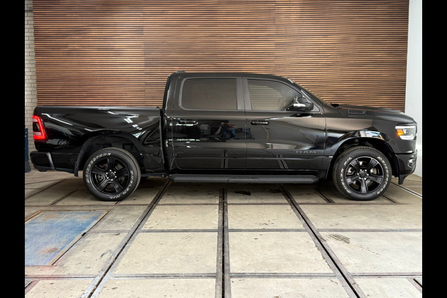 Dodge Ram 1500 5.7 V8 4x4 Crew Cab Sport | Full BLACK | Camera | ALPINE | Soft Cover | Apple Carplay | Cruise |