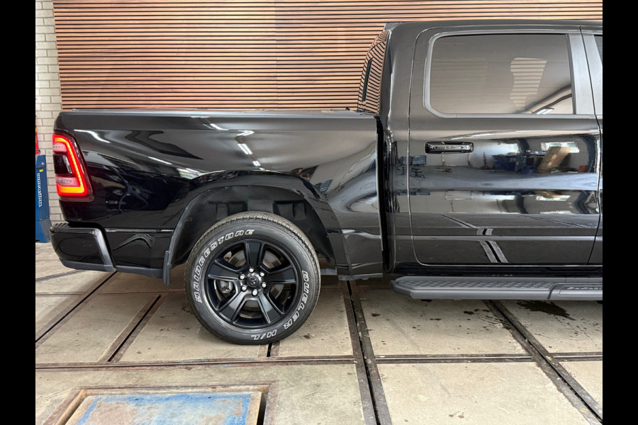 Dodge Ram 1500 5.7 V8 4x4 Crew Cab Sport | Full BLACK | Camera | ALPINE | Soft Cover | Apple Carplay | Cruise |