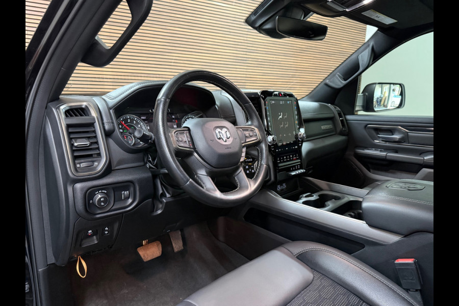 Dodge Ram 1500 5.7 V8 4x4 Crew Cab Sport | Full BLACK | Camera | ALPINE | Soft Cover | Apple Carplay | Cruise |