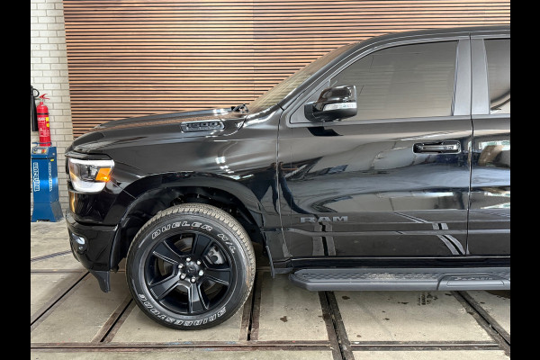 Dodge Ram 1500 5.7 V8 4x4 Crew Cab Sport | Full BLACK | Camera | ALPINE | Soft Cover | Apple Carplay | Cruise |