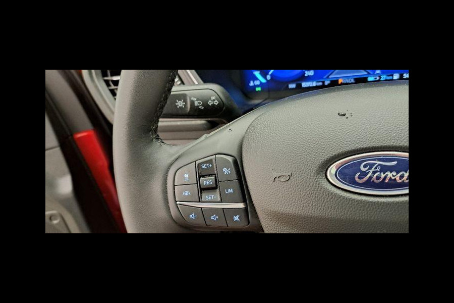 Ford Kuga 2.5 PHEV Titanium 225pk | Driver Assistance pack | Winterpack | Wegklapbare trekhaak | Panoramadak | AGR Stoelen | Technology pack | 18 inch Licht metaal | All Weather Banden