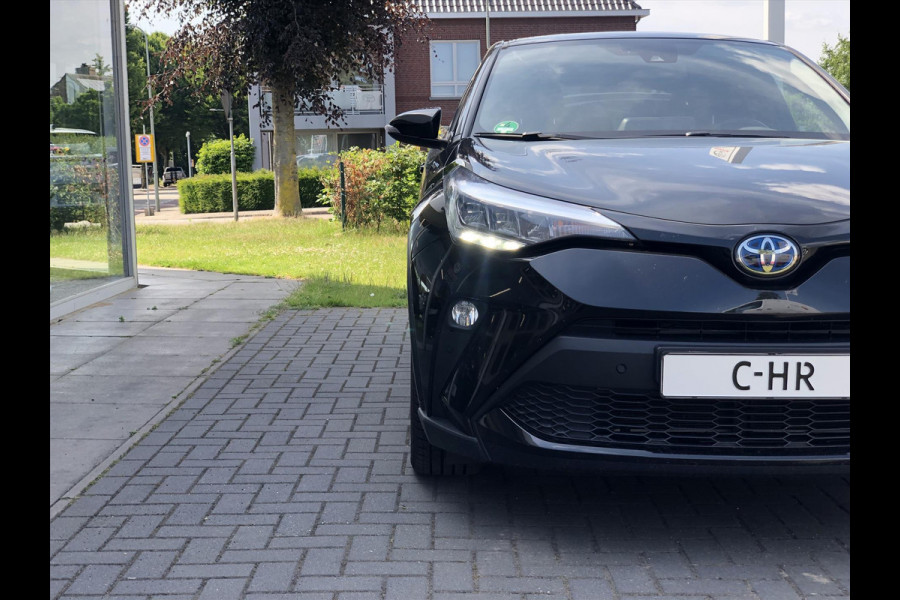 Toyota C-HR 2.0 Hybrid Style | Dodehoekherkenning, Parkeersensoren, Stoel + Stuurverwarming, 18 inch, Keyless