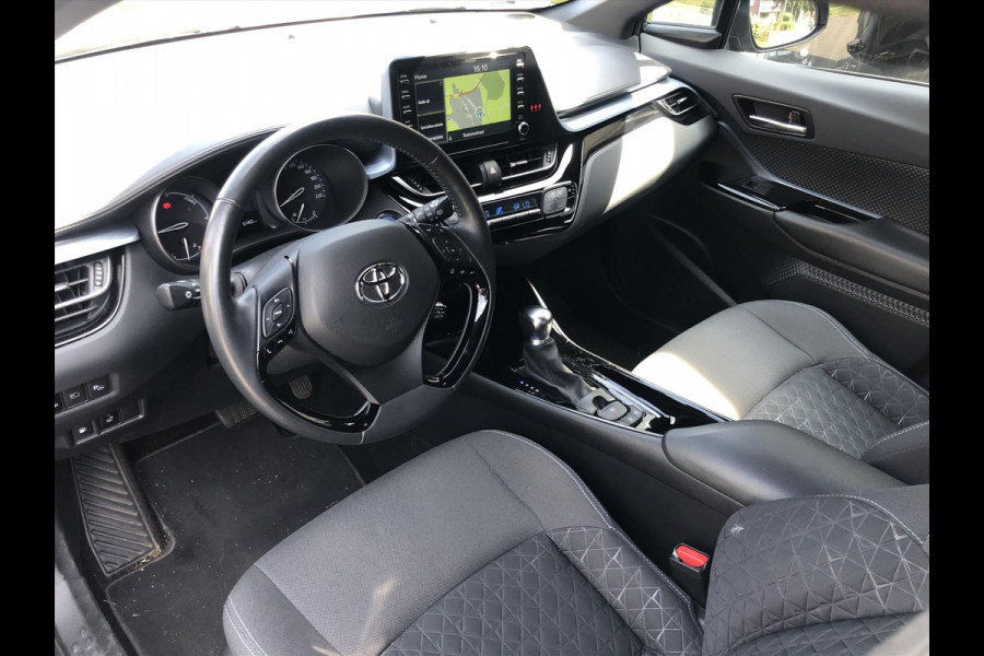 Toyota C-HR 2.0 Hybrid Style | Dodehoekherkenning, Parkeersensoren, Stoel + Stuurverwarming, 18 inch, Keyless