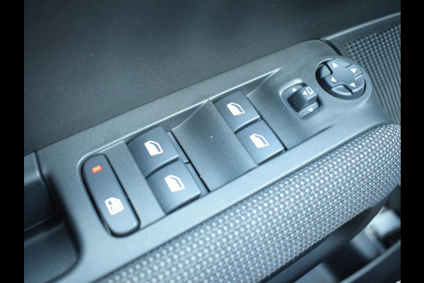 Citroën C3 Aircross 1.2 PureTech S&S Shine SCHUIF - KANTELDAK |