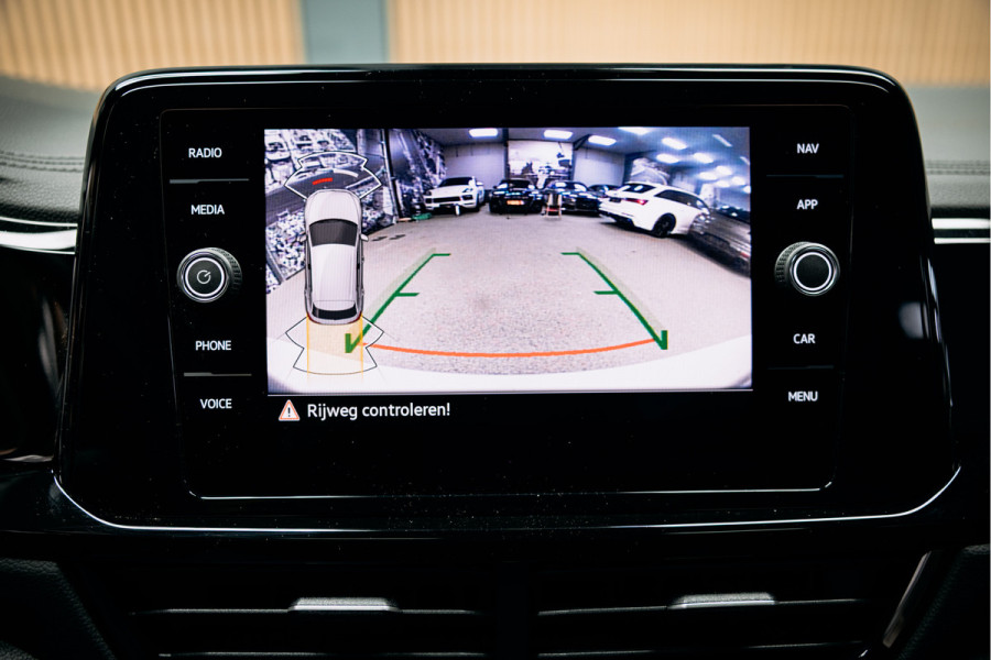 Volkswagen T-Roc 1.5 TSI R-Line Edition Vol uitgevoerde T-roc R-line