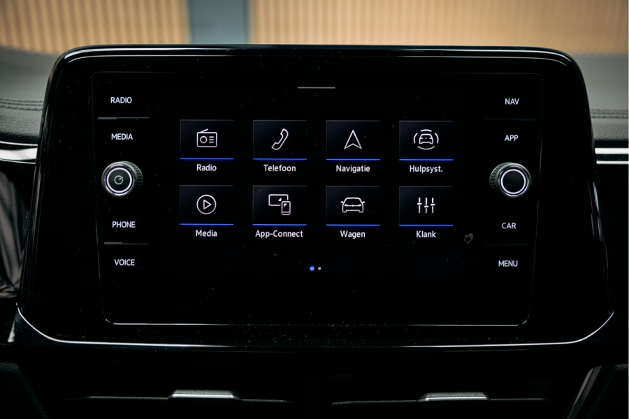 Volkswagen T-Roc 1.5 TSI R-Line Edition Vol uitgevoerde T-roc R-line