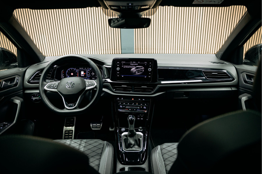 Volkswagen T-Roc 1.5 TSI R-Line Edition Vol uitgevoerde T-roc R-line