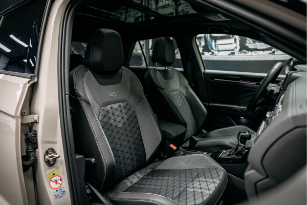 Volkswagen T-Roc 1.5 TSI R-Line Edition Vol uitgevoerde T-roc R-line