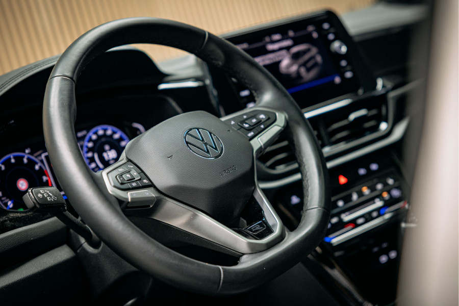 Volkswagen T-Roc 1.5 TSI R-Line Edition Vol uitgevoerde T-roc R-line