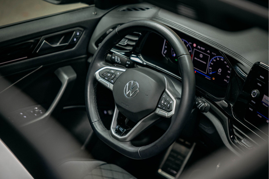 Volkswagen T-Roc 1.5 TSI R-Line Edition Goed uitgevoerde T-Roc face lift R-line