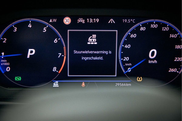Volkswagen T-Roc 1.5 TSI R-Line Edition Goed uitgevoerde T-Roc face lift R-line
