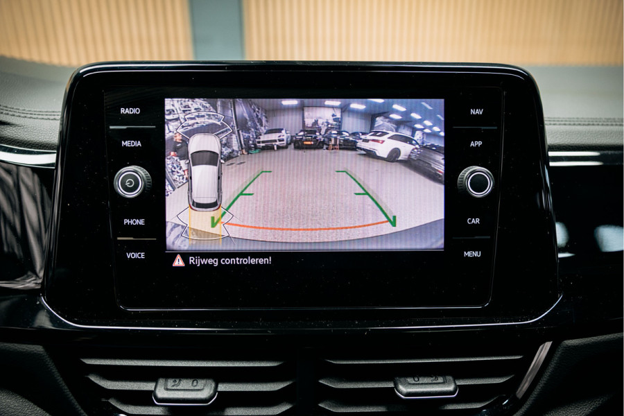 Volkswagen T-Roc 1.5 TSI R-Line Edition Goed uitgevoerde T-Roc face lift R-line