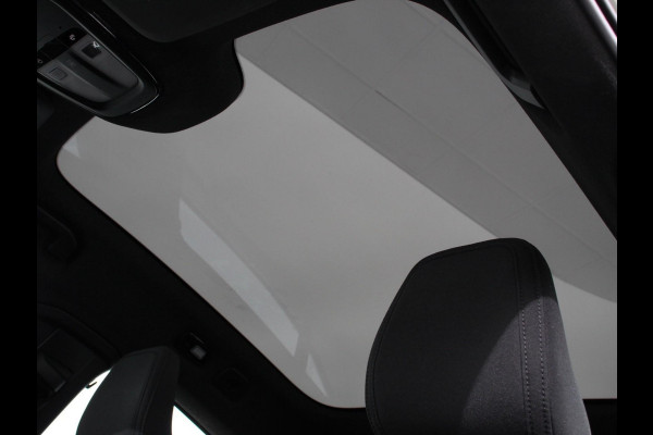 Volvo C40 Single Motor Plus 69 kWh | Panoramadak | Navigatie | Camera | Climate Control | Adaptive Cruise Control | Keyless entry&go