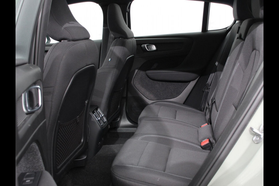 Volvo C40 Single Motor Plus 69 kWh | Panoramadak | Navigatie | Camera | Climate Control | Adaptive Cruise Control | Keyless entry&go