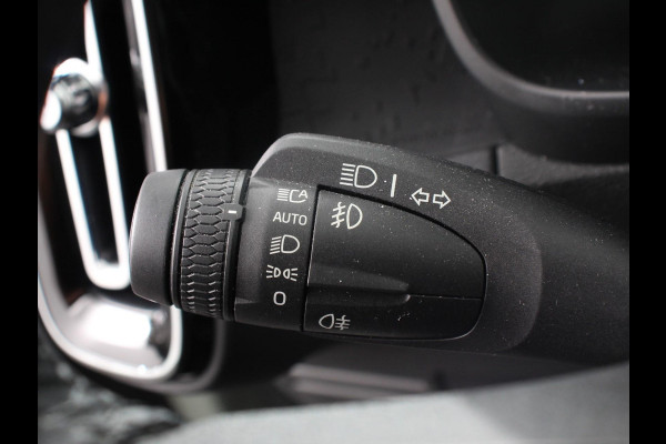 Volvo C40 Single Motor Plus 69 kWh | Panoramadak | Navigatie | Camera | Climate Control | Adaptive Cruise Control | Keyless entry&go