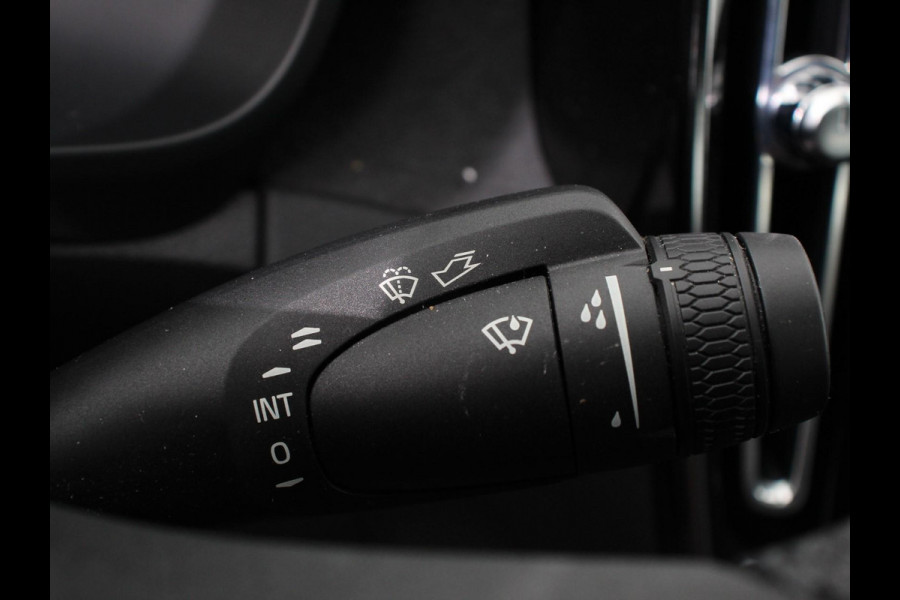 Volvo C40 Single Motor Plus 69 kWh | Panoramadak | Navigatie | Camera | Climate Control | Adaptive Cruise Control | Keyless entry&go