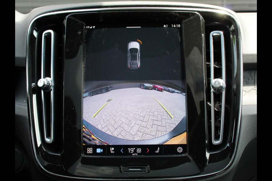 Volvo C40 Single Motor Plus 69 kWh | Panoramadak | Navigatie | Camera | Climate Control | Adaptive Cruise Control | Keyless entry&go