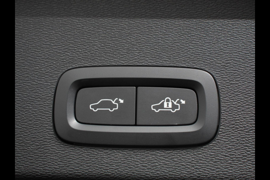 Volvo C40 Single Motor Plus 69 kWh | Panoramadak | Navigatie | Camera | Climate Control | Adaptive Cruise Control | Keyless entry&go