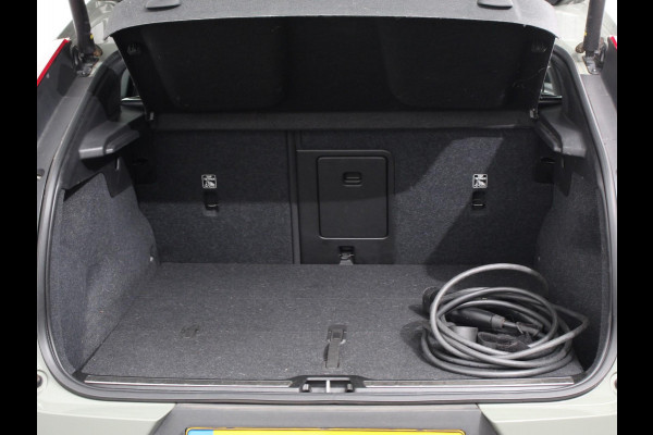 Volvo C40 Single Motor Plus 69 kWh | Panoramadak | Navigatie | Camera | Climate Control | Adaptive Cruise Control | Keyless entry&go