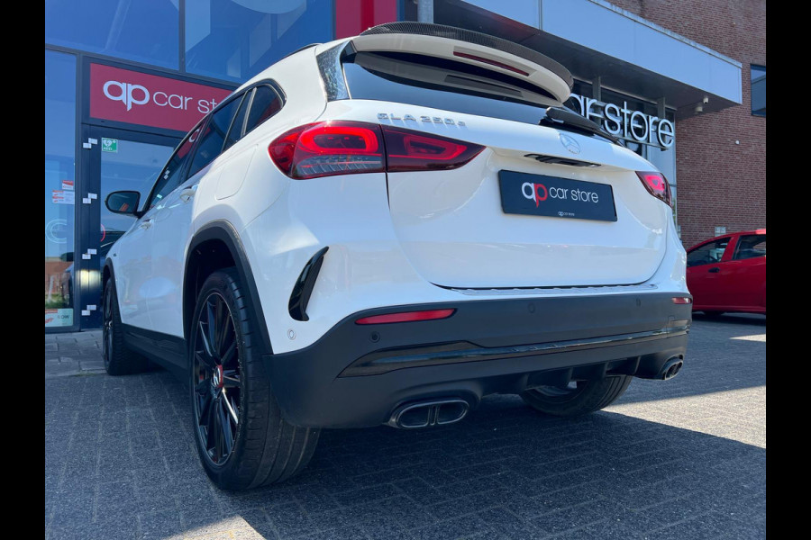 Mercedes-Benz GLA 250 e AMG Line