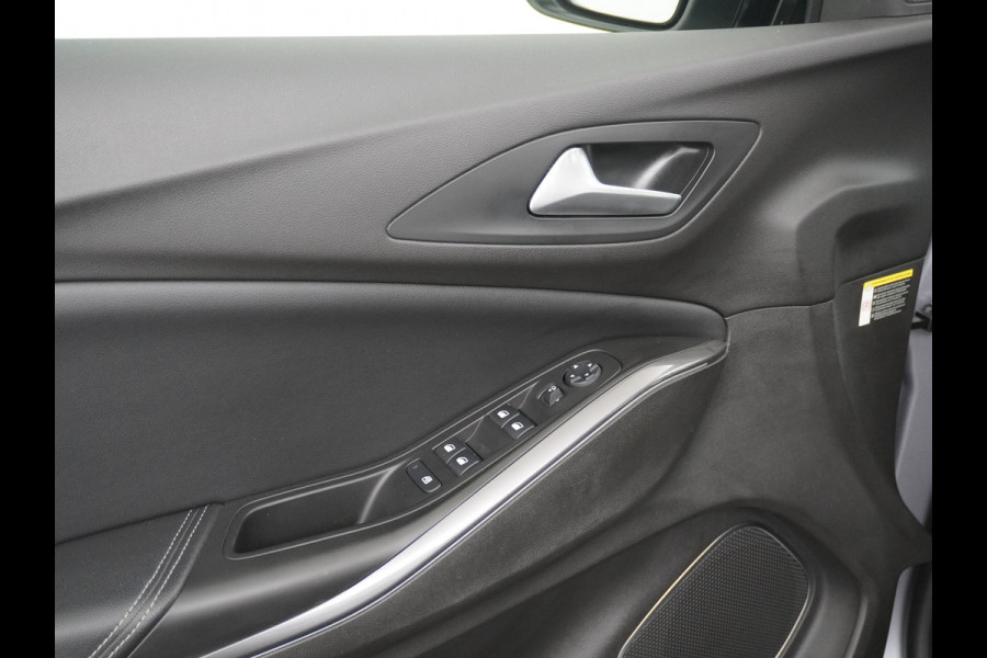 Opel Grandland X T 131pk 360Camera Navi 1/2Leer Apple/Android Usb Bluetooth CruiseControl Pdc Dab Ecc Tel. Isofix Mistlampen Blindspot Lane-dep. Bordherk. Licht-/Zichtpakket Elek.Inkl.spiegels Elek.Ramen Led 17''LM 1.2 Turbo Business Elegance NL-auto! B- klasse EURO 6 Origin.NLse auto