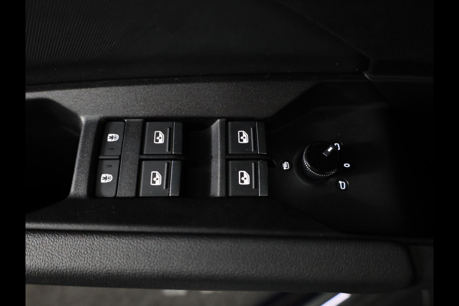 Audi Q4 e-tron 40 S edition 77 kWh 20'LM-velgen|Camera| stoelen verwarmd|  Int.voorverwarming|