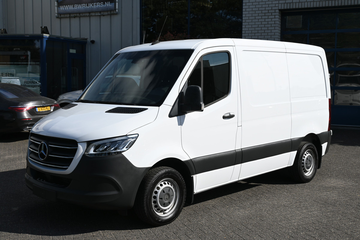 Mercedes-Benz Sprinter 214 CDI L1H1 LED, MBUX met Apple Carplay/Android Auto, Trekhaak Mercedes-Benz Sprinter 214 CDI L1H1 LED, MBUX met Apple Carplay/Android Auto, Trekhaak