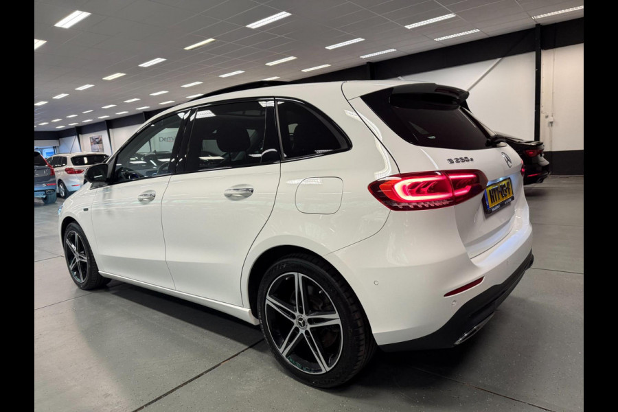 Mercedes-Benz B-Klasse 250 e Business Solution PANO/SFEERVERL/BURMESTER/V-COCKPIT/DAB/CARPLAY/CAM///