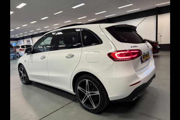 Mercedes-Benz B-Klasse 250 e Business Solution PANO/SFEERVERL/BURMESTER/V-COCKPIT/DAB/CARPLAY/CAM///