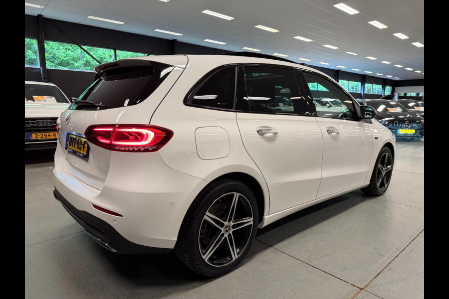 Mercedes-Benz B-Klasse 250 e Business Solution PANO/SFEERVERL/BURMESTER/V-COCKPIT/DAB/CARPLAY/CAM///