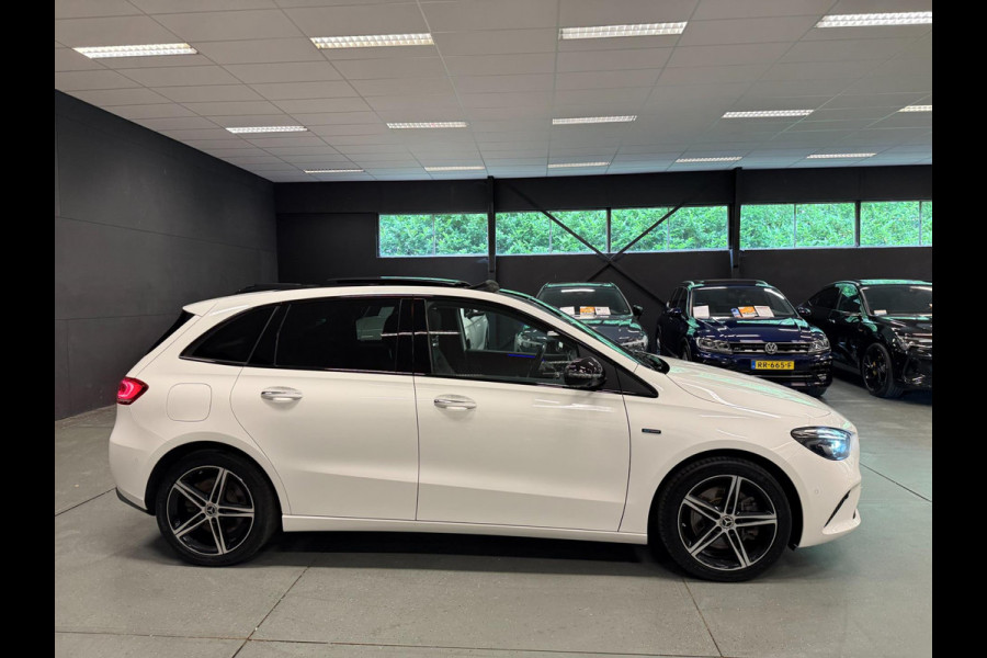 Mercedes-Benz B-Klasse 250 e Business Solution PANO/SFEERVERL/BURMESTER/V-COCKPIT/DAB/CARPLAY/CAM///