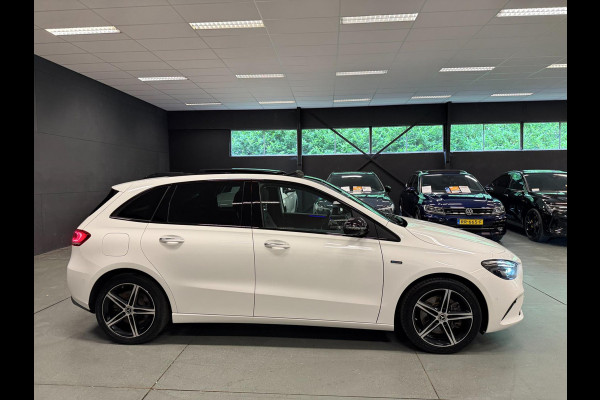 Mercedes-Benz B-Klasse 250 e Business Solution PANO/SFEERVERL/BURMESTER/V-COCKPIT/DAB/CARPLAY/CAM///