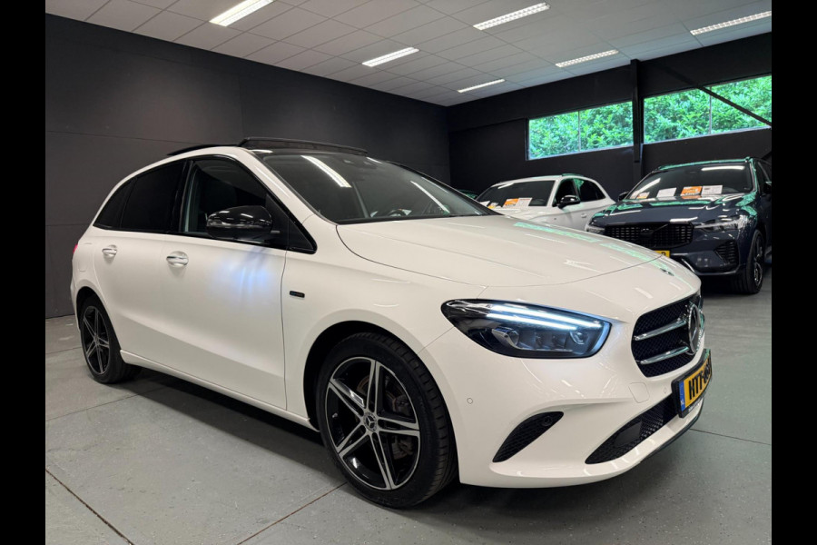 Mercedes-Benz B-Klasse 250 e Business Solution PANO/SFEERVERL/BURMESTER/V-COCKPIT/DAB/CARPLAY/CAM///