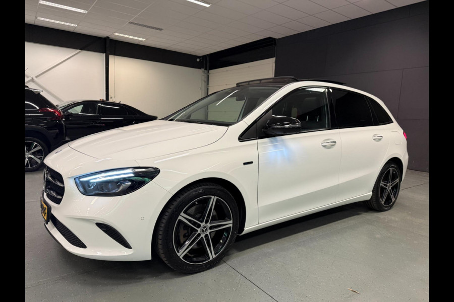 Mercedes-Benz B-Klasse 250 e Business Solution PANO/SFEERVERL/BURMESTER/V-COCKPIT/DAB/CARPLAY/CAM///