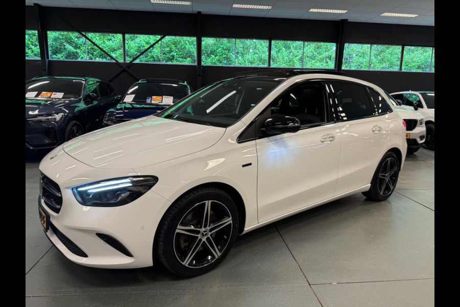 Mercedes-Benz B-Klasse 250 e Business Solution PANO/SFEERVERL/BURMESTER/V-COCKPIT/DAB/CARPLAY/CAM///
