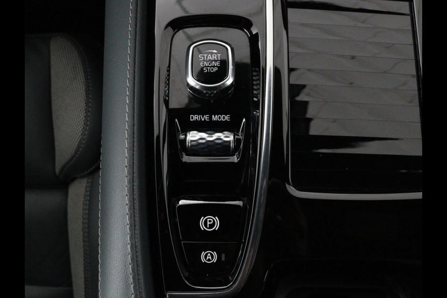 Volvo V60 2.0 T8 Recharge AWD R-Design | Trekhaak | Stoelverwarming | Camera | Harman/Kardon | Adaptive cruise | Memory | Carplay | Navigatie | 19'' lichtmetalen velgen
