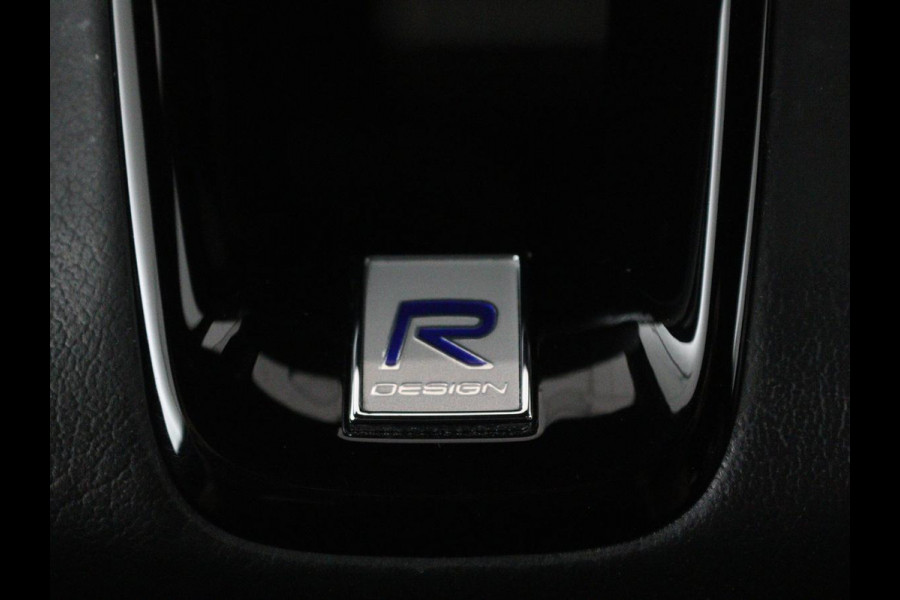 Volvo V60 2.0 T8 Recharge AWD R-Design | Trekhaak | Stoelverwarming | Camera | Harman/Kardon | Adaptive cruise | Memory | Carplay | Navigatie | 19'' lichtmetalen velgen