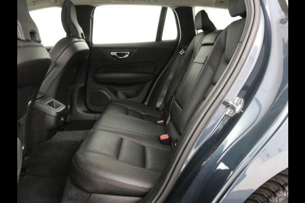 Volvo V60 2.0 D4 Momentum | 1e eigenaar | Panoramadak | Leder | Trekhaak | Stoelverwarming | Carplay | Navigatie | Full LED