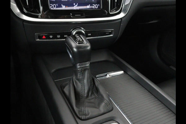 Volvo V60 2.0 D4 Momentum | 1e eigenaar | Panoramadak | Leder | Trekhaak | Stoelverwarming | Carplay | Navigatie | Full LED