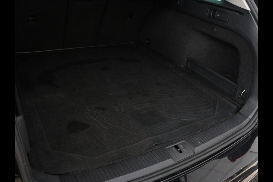Volkswagen Passat 1.4 TSI GTE | Panoramadak | Stoelverwarming | Leder/Alcantara | Camera | Carplay | Adaptive cruise | Matrix LED | Massage | Navigatie