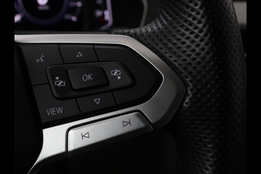 Volkswagen Passat 1.4 TSI GTE | Panoramadak | Stoelverwarming | Leder/Alcantara | Camera | Carplay | Adaptive cruise | Matrix LED | Massage | Navigatie