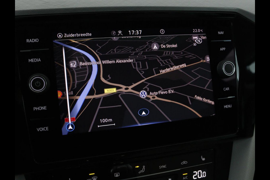 Volkswagen Passat 1.4 TSI GTE | Panoramadak | Stoelverwarming | Leder/Alcantara | Camera | Carplay | Adaptive cruise | Matrix LED | Massage | Navigatie
