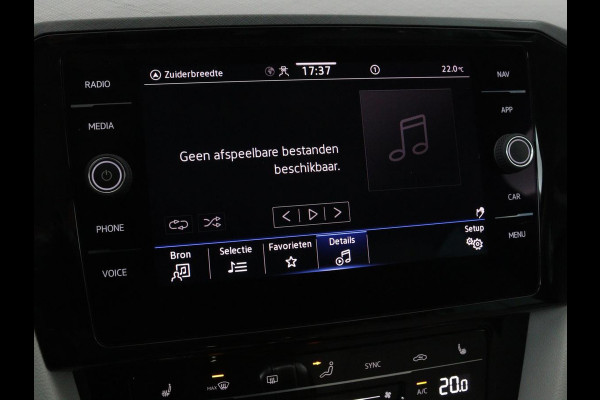 Volkswagen Passat 1.4 TSI GTE | Panoramadak | Stoelverwarming | Leder/Alcantara | Camera | Carplay | Adaptive cruise | Matrix LED | Massage | Navigatie